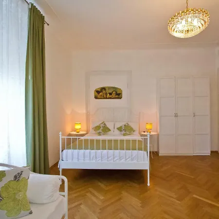Panzió Golden
