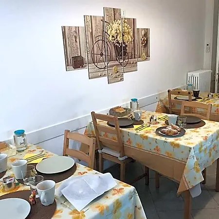Couette-café Golden 4*