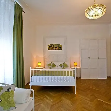 Golden Couette-café Trieste