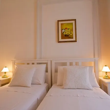 Golden Bed & Breakfast 4*