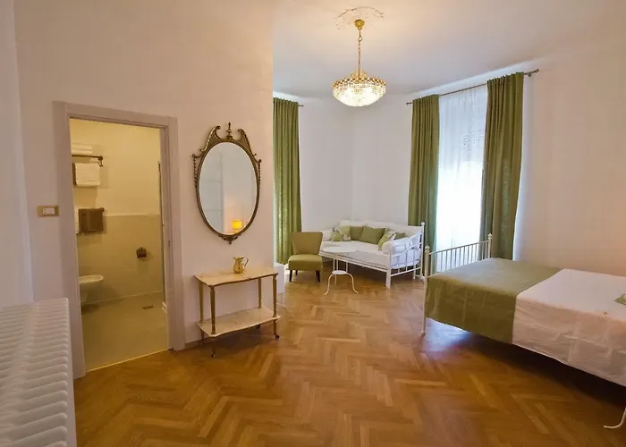 Golden Bed & Breakfast