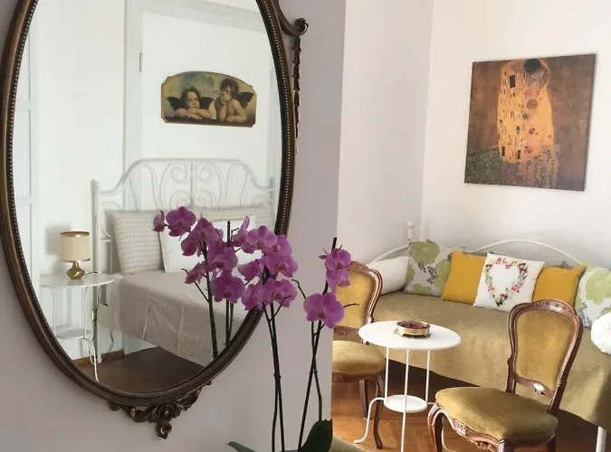 לינה וארוחת בוקר Golden